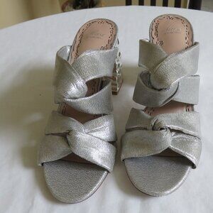 Muse Marchesa Mules Silver Heels size 8.0 NWT